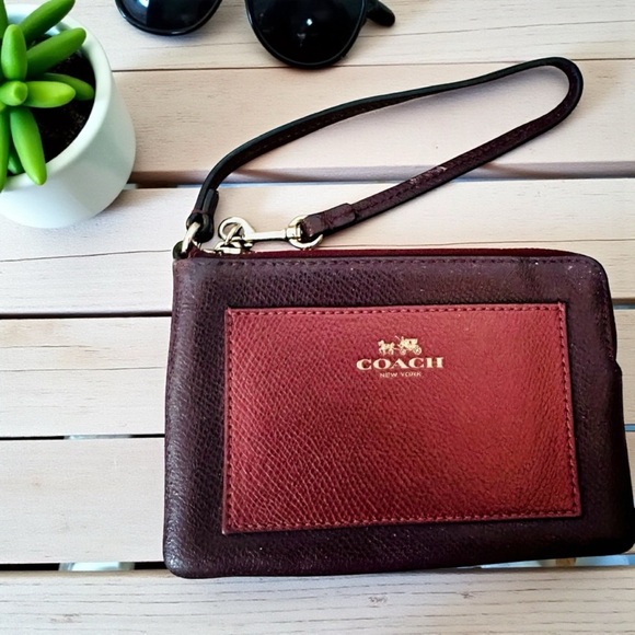 Coach Rich Brown & Burgundy Pebbled Leather Wristlet with Front ID Pocket - Picture 2 of 8